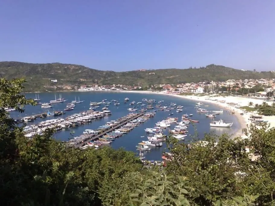 Casa simples, próxima à Praia dos Anjos-1