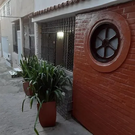 Casa simples, próxima à Praia dos Anjos-3
